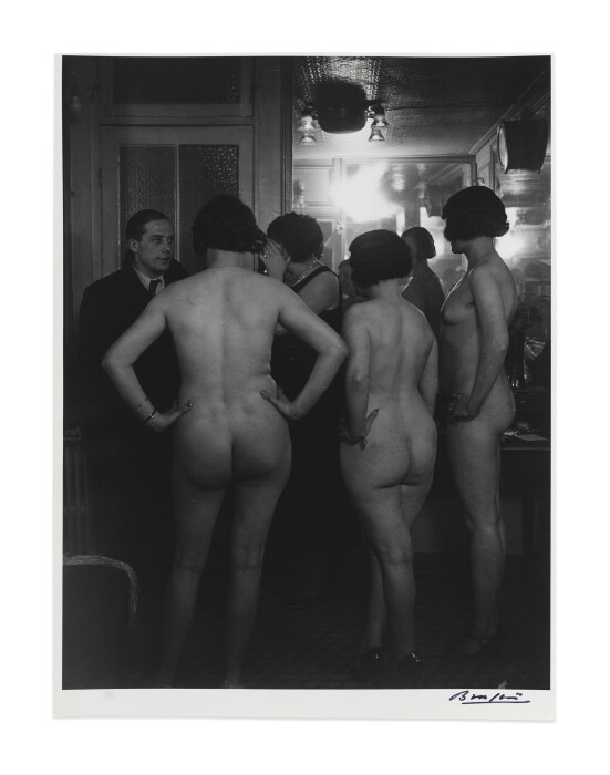 Brassaï, Chez 'Suzy', la présentation, 1932-33, gelatin silver print, 30.5 x 22.9 cm. © Estate Brassaï - RMN-Grand Palais